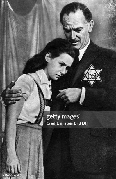 Susan Strasberg*-+Schauspielerin USATochter von Lee-Strasbergmit Joseph Schildkraut in dem Theaterstück "Das Tagebuch der Anne Frank" in einer...