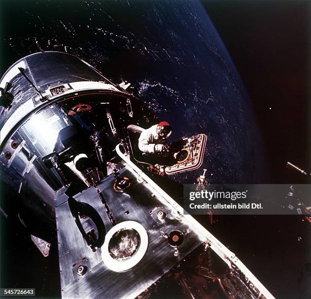 Lem Module Photos and Premium High Res Pictures - Getty Images