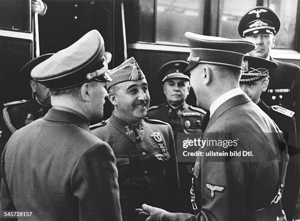 Begrüssung auf dem französischenGrenzbahnhof; im Hintergrund: derspanische Botschafter in Berlin,Eugenio Espinosa de los Monteros, derspanische...