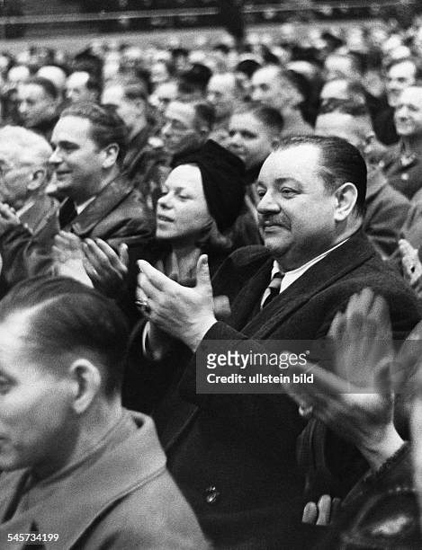 Mass rally at the "Sportpalast" in Berlin: View of the auditorium during Joseph Goebbels' speech. Among the auditors: German actor Heinrich George...