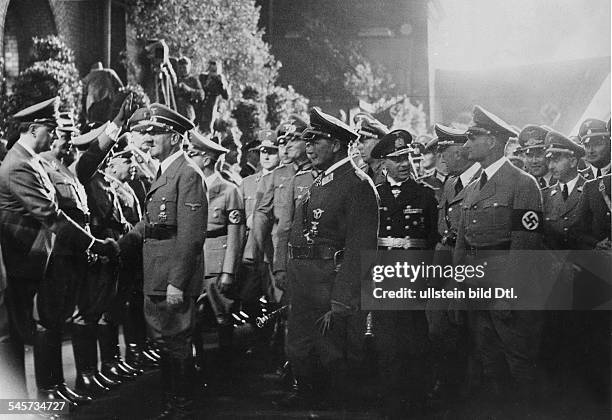 Return after the ceasefire with France, Adolf Hitler and high-ranking party and state officials arriving at Anhalter Bahnhof in Berlin- Photographer:...