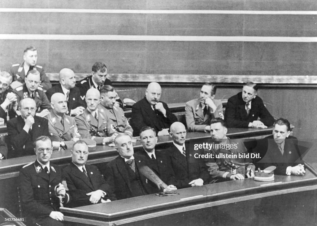 Sitzung des Reichstags in der Kroll Oper nach der Annexion... News