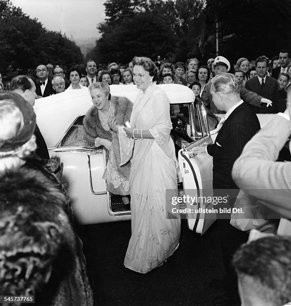 Begum Aga Khan *15.02..2000+Indisch-franzoesische Fuerstin, Frankreich4. Ehefrau von Aga Khan III.- besucht die Bayreuther Festspiele- 1956