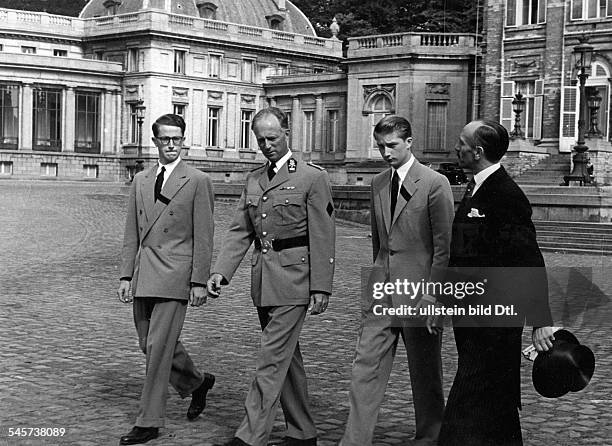 1993König Baudouin II, König der Belgier- als Prinz Baudouin mit seinem Vater, König Leopold III. Von Belgien und seinem Bruder Prinz Albert in...