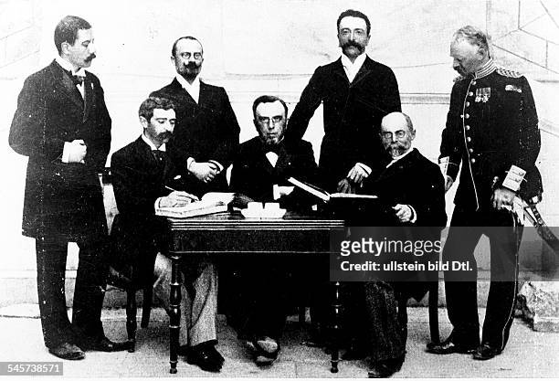 Das Organisationskomitee der Spiele 1896 in Athen, gleichzeitig auch das erste Internationale Olympische Komitee , vl.: Dr. Willibald Gebhardt ,...