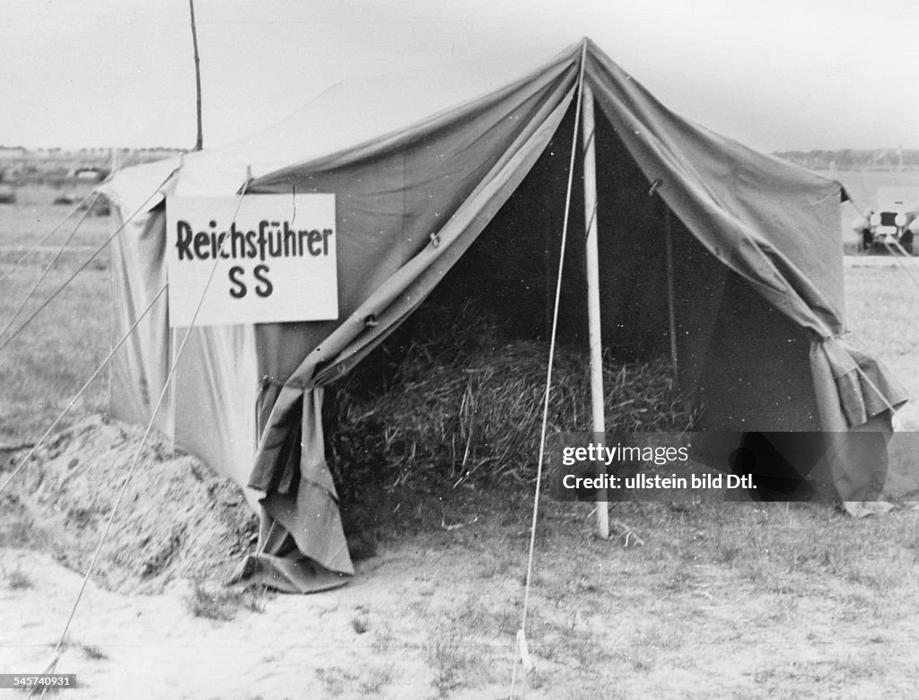 SS - Erster Schutzstaffel-Appell der Gruppe Ost in Berlin; das Zelt Himmlers im Lager in Döberitz