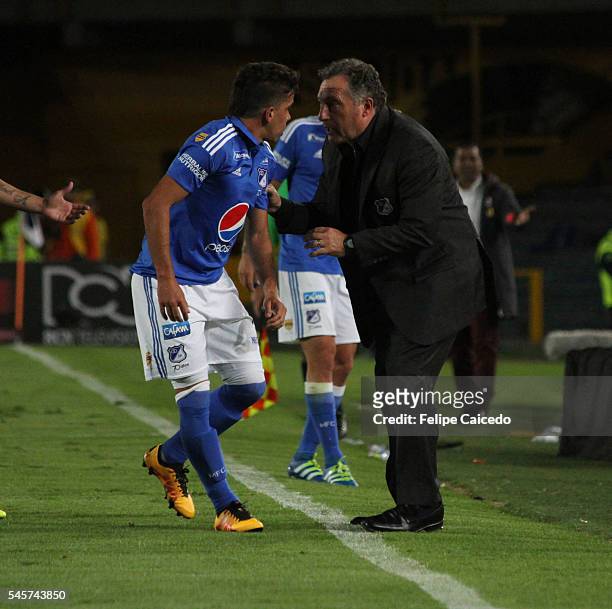 Ruben Israel coach of Millonarios talks to a player during a match between Millonarios and Santa Fe as part of second round of Liga Aguila II 2016 at...