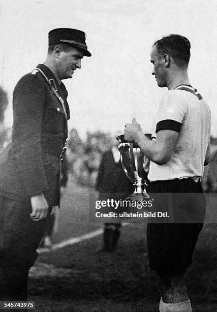 Gloeckler, Oskar *1893-+Kuenstler , NS-Sportfunktionaer, DLeiter der Abt.4 in der Reichskammer der bildenden Kuenste - SA-Obersturmbannführer...