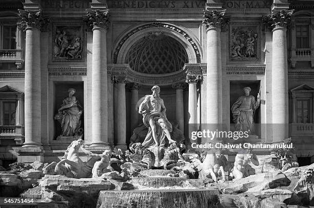 fontana di trevi, roma - renaissance sculpture stock pictures, royalty-free photos & images