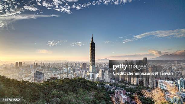 panorama sunset of taipei 101 - taipei taiwan stock pictures, royalty-free photos & images