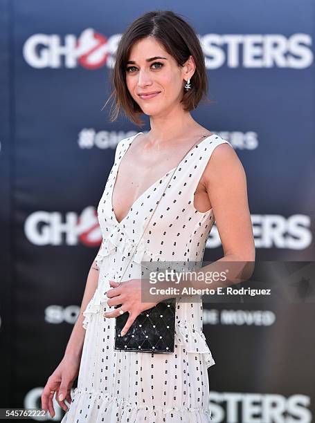 Actress Lizzy Caplan arrives at the Premiere of Sony Pictures' 'Ghostbusters' at TCL Chinese Theatre on July 9, 2016 in Hollywood, California.