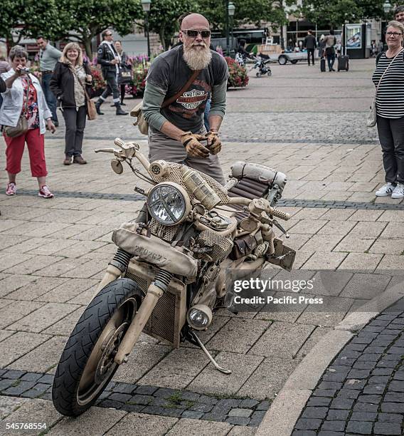 Mod 60 Photos and Premium High Res Pictures - Getty Images