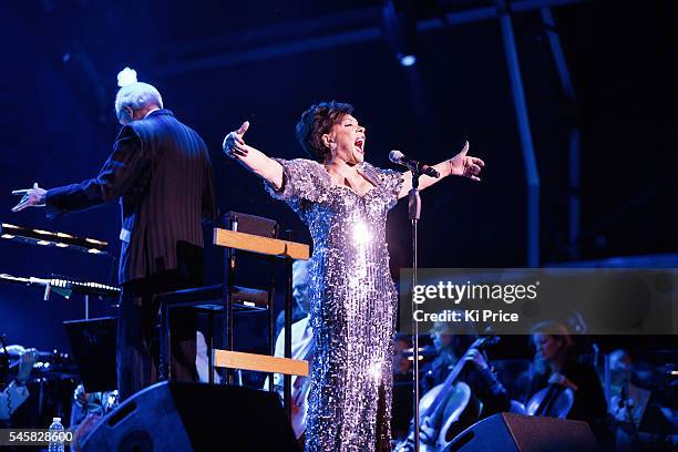 Shirley Bassey performs during The Henley Festival on July 9, 2016 in Henley-on-Thames, England.