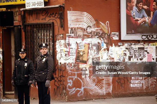 Susan Street Risque 8,231 Susan Street Photos & High Res Pictures - Getty Images