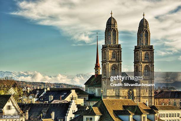 switzerland, zurich, view of great minster and town - zurich 個照片及圖片檔