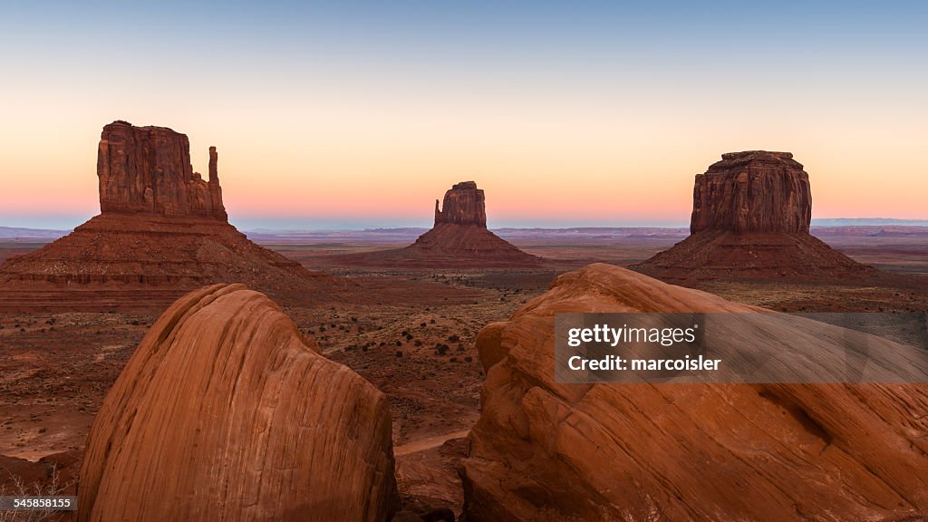 USA, Arizona, Monument Valley at unset