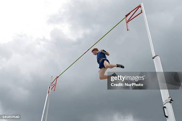 Shawnacy Barber first successfull attempt at 5m61, during Men Pole Vault final, on the third day of the 2016 Canadian Track &amp; Field Championship...