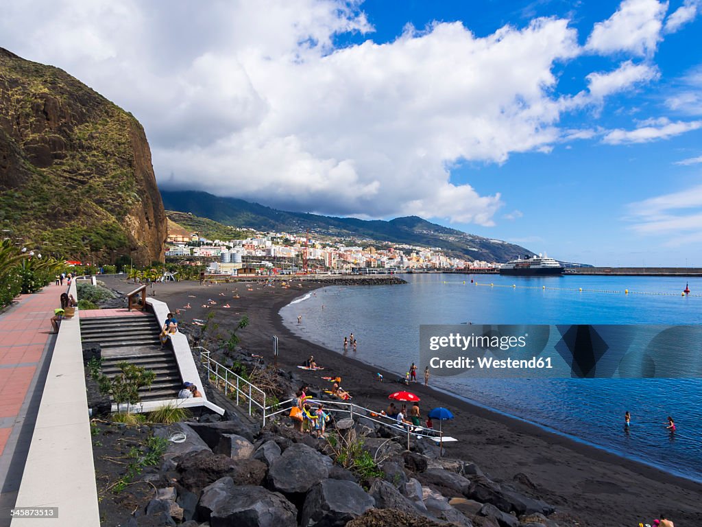 Spain, Balearic Islands, La Palma, Santa Cruz de la Plama, View to black lava beach