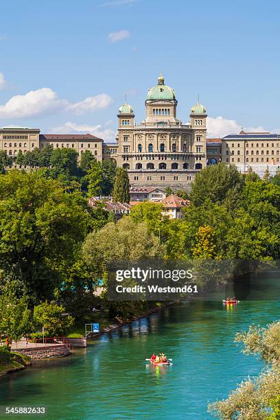 switzerland, bern, federal palace and river aare - jura suisse photos et images de collection