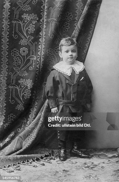 Tancred Ibsen, 11.07.1893-+, film director, screenwriter, Norwayson of Sigurd Ibsen, and the grandson of Henrik Ibsenportrait as a child, date...