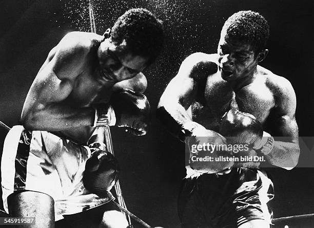 Patterson, Floyd *04.01..2006+Boxer, USAWeltmeister im SchwergewichtOlympiasieger 1952- WM-Kampf im Schwergewicht in New York City: F.P. Verteidigt...