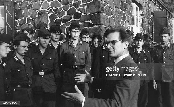 Germany / GDR Bad Salzungen: Erich Honecker visiting East-German border guards.