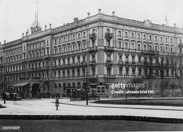 Das Gebäude, 1873 - 1875 von denArchitekten Hermann von der Hude undJulius Hennike für die BerlinerHotelgesellschaft AG errichtet, an derEcke...