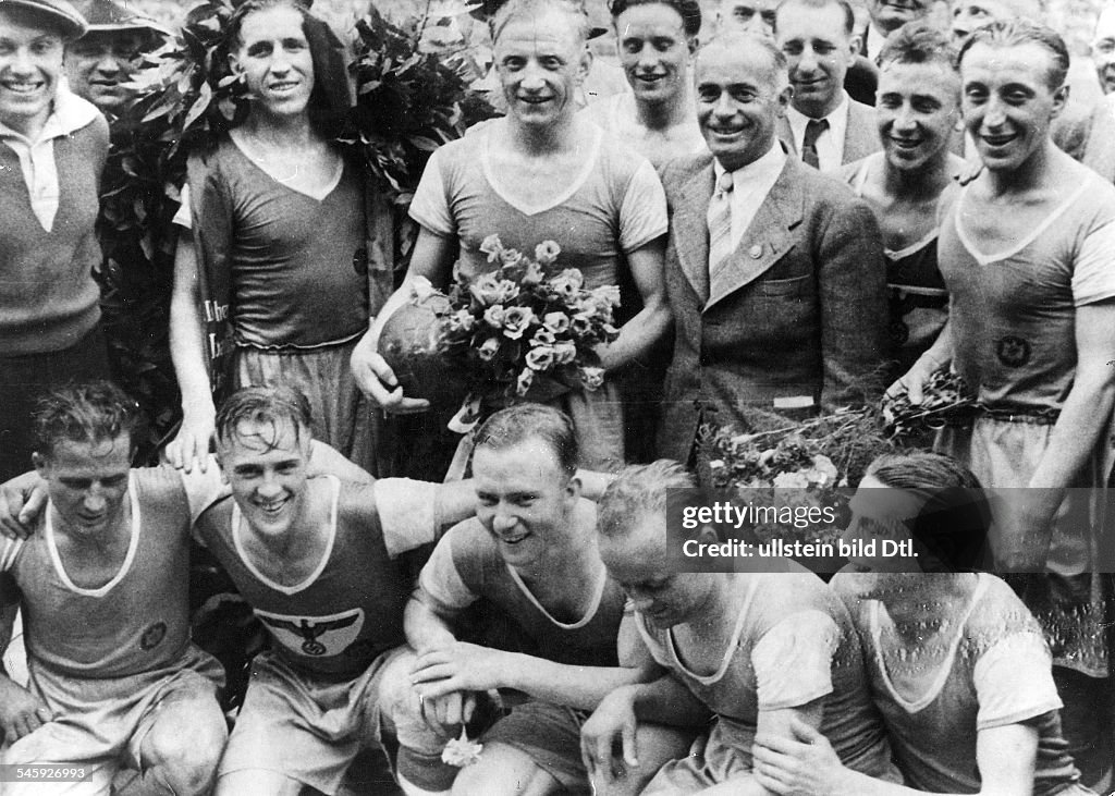 Endspiel um die Deutsche Meisterschaft imOlympiastadion von Berlin