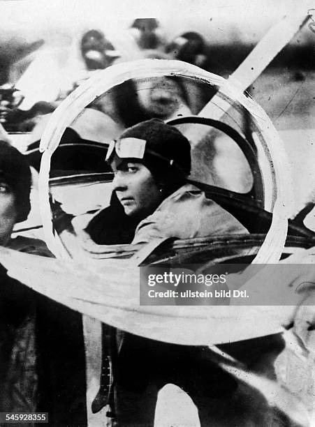 Thea Rasche Photos and Premium High Res Pictures - Getty Images