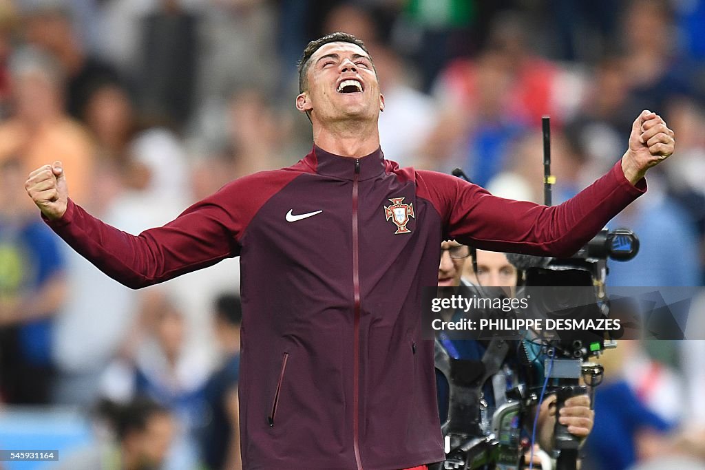 TOPSHOT-FBL-EURO-2016-MATCH51-POR-FRA