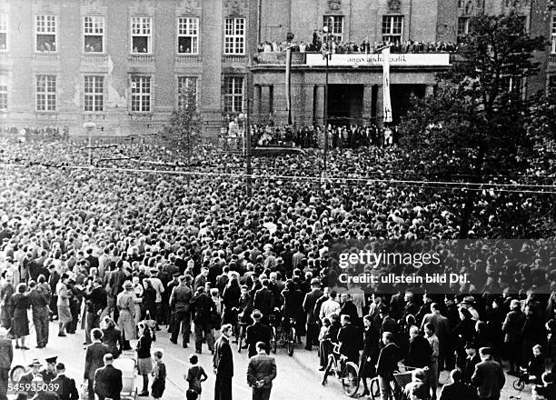 German Democratic Republic Rally at Schoeneberg City Hall in West Berlin| demonstrators were calling for free elections in all Berlin and a...