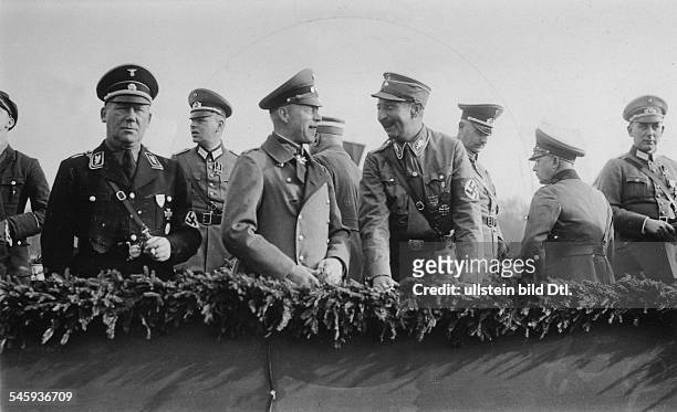 August Wilhelm Prinz von Preussen *29.01.1887-+Kronprinz, ältester Sohn von Kaiser Wilhelm II.- August Wilhelm in der Uniform der SA bei einem...