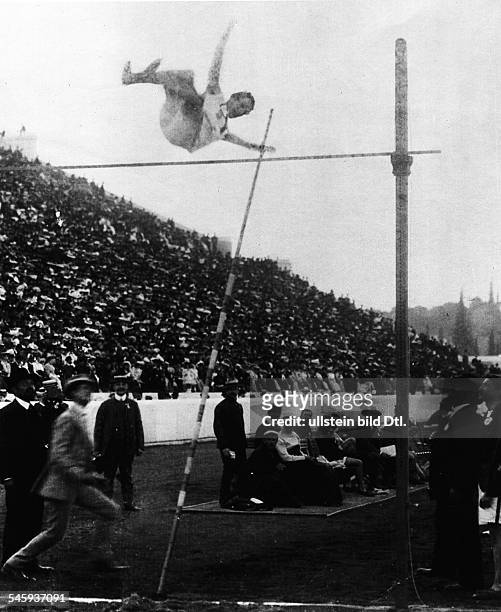 Leichtathletik, Stabhochsprung: Der Franzose Fernand Gonder überspringt 3,50 m und gewinnt den Wettbewerb- 1906