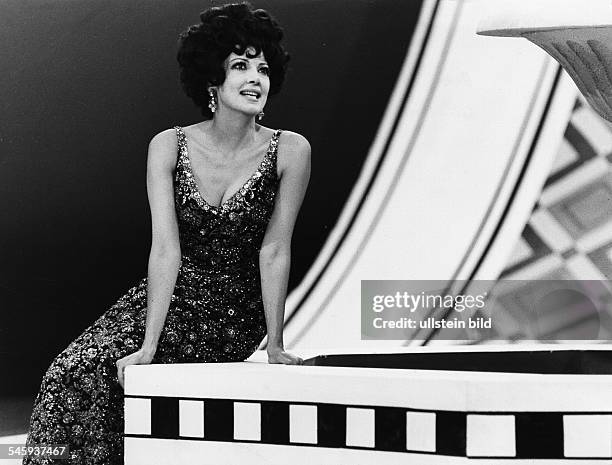 Moffo, Anna *27.06..2006+Opernsaengerin , Schauspielerin, USA- Portrait, in ihrer ersten SFB-Show- Januar 1970