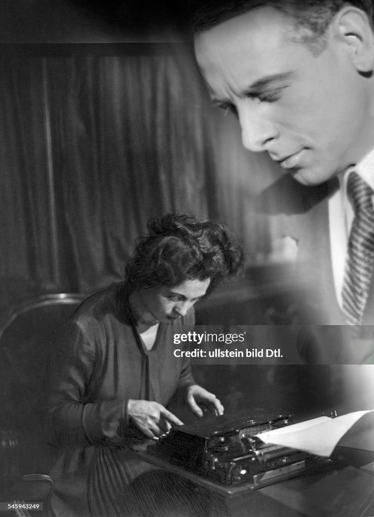 Carola Neher*02.11.1900-28.06.1942+actress, Germanywith Johannes Riemann in the play 'Soeben erschienen' by Edouard Bourdet, theater 'Kammerspiele des Deutschen Theater', Berlin- date unknown, probably 1929published: Berliner Illustrirte Zeitung 4/19