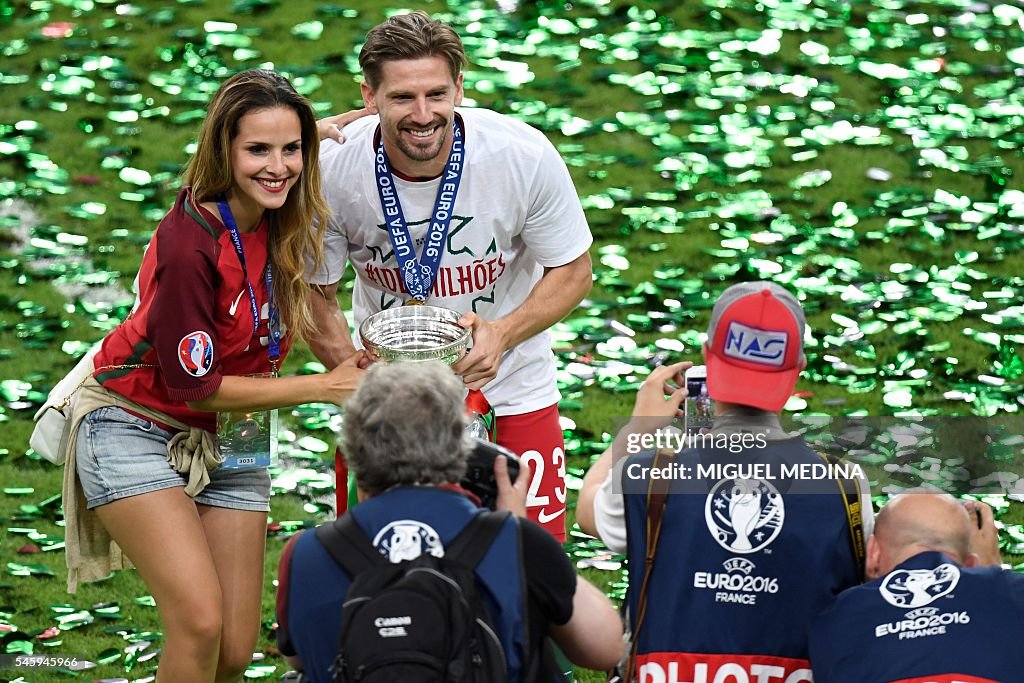 FBL-EURO-2016-MATCH51-POR-FRA-TROPHY