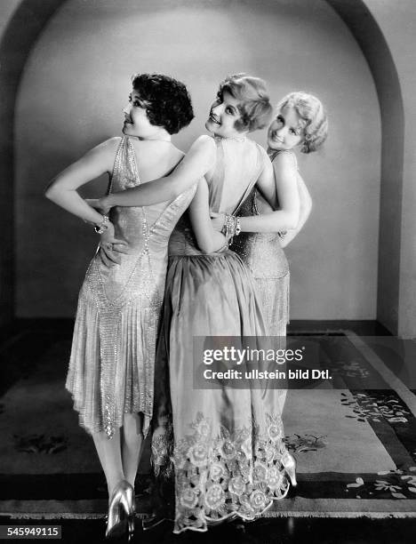 Crawford, Joan - Actress, USA - *23.03..1977+ Scene from the movie 'Our Dancing Daughters'' from the left: Dorothy Sebastian, Joan Crawford, Anita...