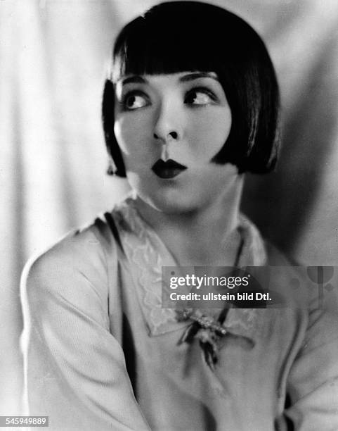 Leen MOOREeigentlich Kathleen Morrison*-+Schauspielerin, Stummfilmstar, USAPortrait- 1925