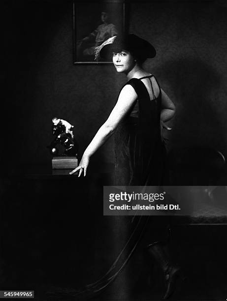 Portrait of the actress Vintage property of ullstein bild