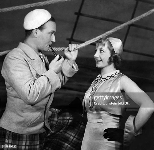 Arthur HellSchauspieler, Dund Claire Cläry in 'Das blaue Hemd von Ithaka' von Rösler und Feuchtwanger- 1931veröffentlicht: Tempo Foto: Freiherr Wolff...