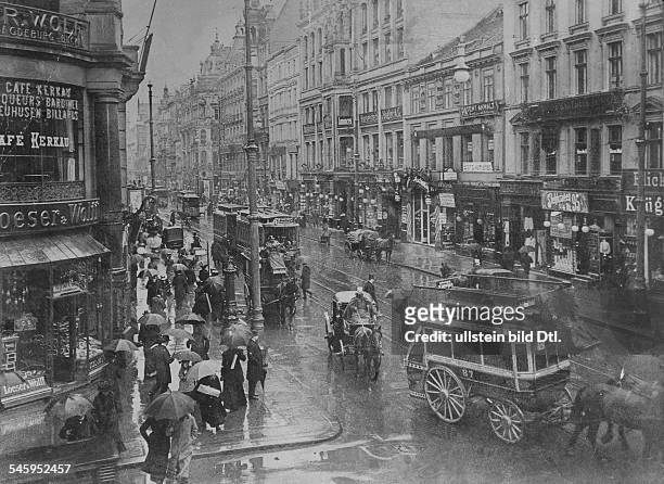 Blick in die belebte Leipziger Strasse - um 1904
