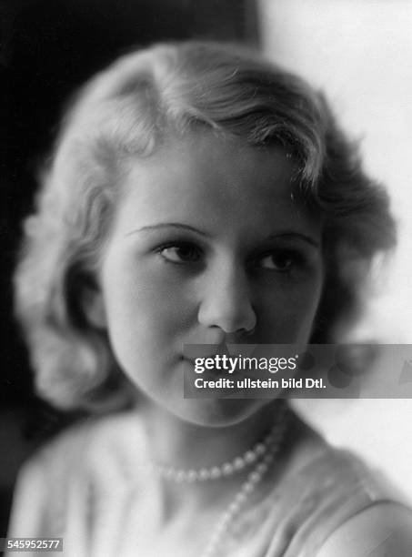 Ilse Irene HoffmannSchauspielerin, DPortrait- undatiert, um 1931Foto: Atelier Lotte Jacobi
