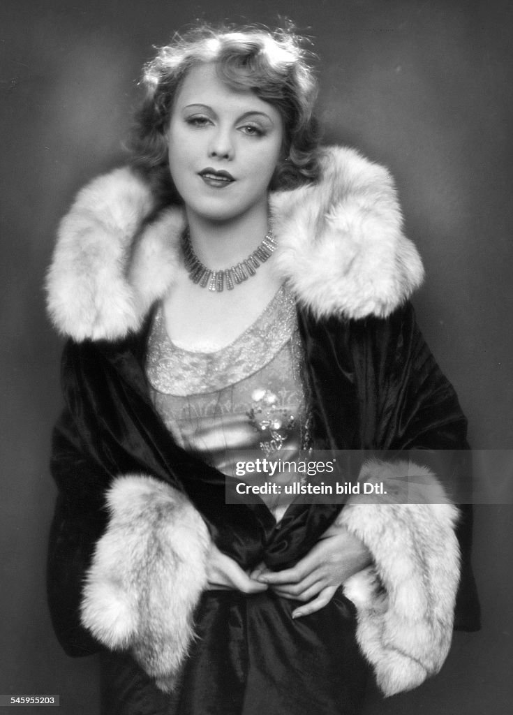 Anni Ondra Schmeling*15.05.1902-28.02.1987+actress, Germanyportrait- date unknown, probably arround 1926photo by Martin Badekow