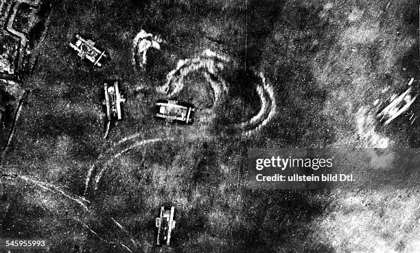Theatre of war : Tank battle of Cambrai 20.Nov.-15Dec.1917: Aerial view taken from a german airplane. British tanks during the battle. 1917