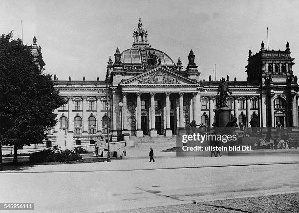 Reichstag Vintage Photos And Premium High Res Pictures Getty Images reichstag-vintage-photos-and-premium-high-res-pictures-getty-images