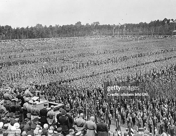 64 Nuremberg Rally 1933 Adolf Hitler Stock Photos, High-Res Pictures ...