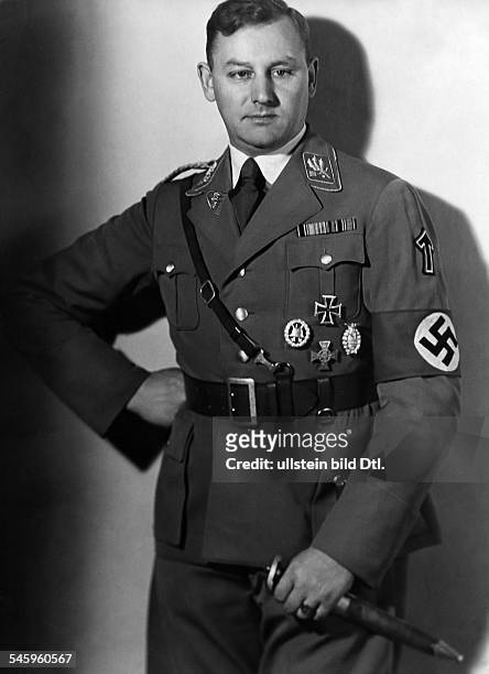 Viktor Lutze*28.12.1890-+Politiker, NSDAP, DStabschef der SA 1934-43Portrait- undatiert, vermutlich 1934veröffentlicht: Nr. 28/1934Foto: Binder