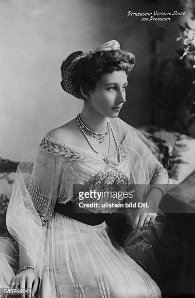 Princess Victoria Luise of Prussia, Duchess of Brunswick. Daughter of Emperor Wilhelm II. Photographed 1911.
