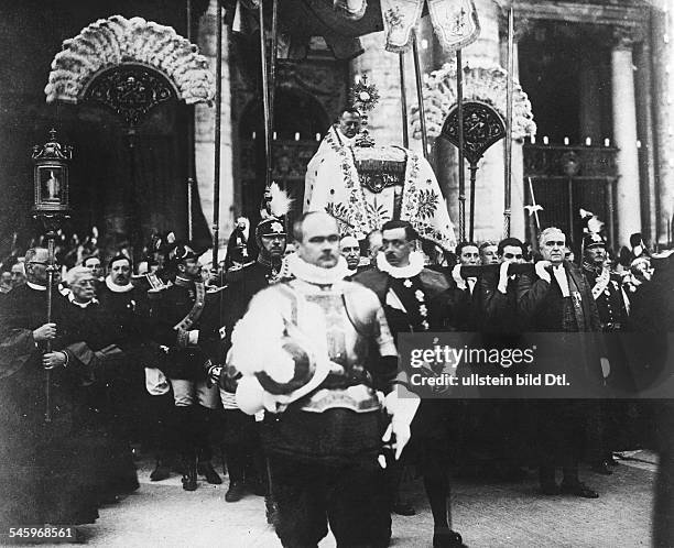 Papst Pius XI. 1922-1939eigentl. Ambroghio D. Achille Ratti, ItalienFeierlicher Auszug des Papstes aus dem Vatikan in Rom- veröff. Zeitbilder 31/1929