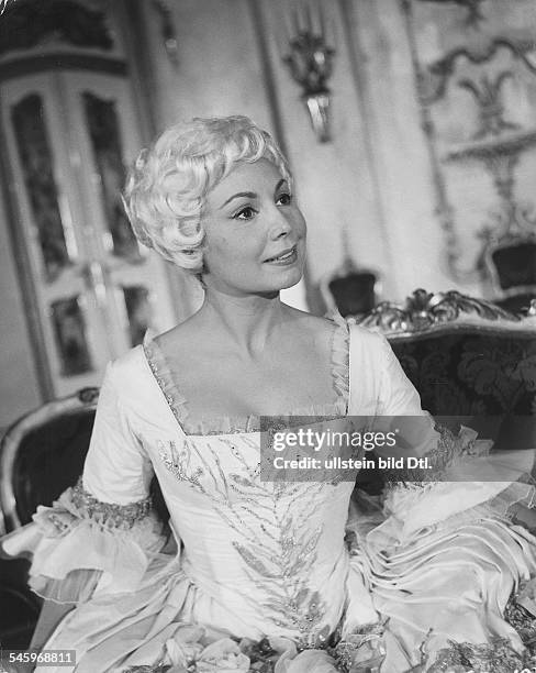 Sängerin, Sopran, Dals Sophie in dem Film "Der Rosenkavalier", Regie: Paul Czinner- England 1960